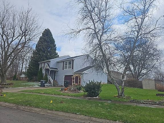 2nd image of 2623 Bridle Ln