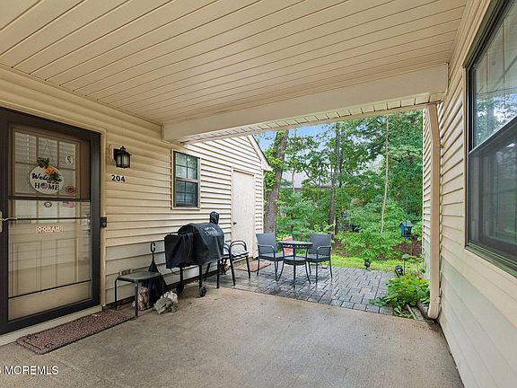 3rd image of 204 Daffodil Drive