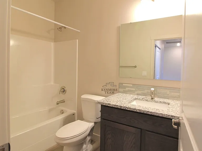 528 S Quillan Ct — Photo 6