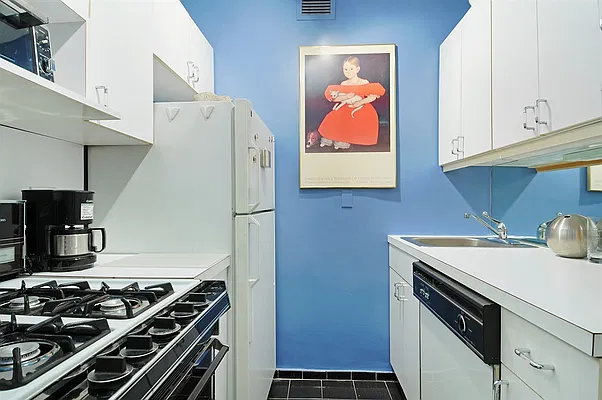 Sold by Corcoran | media 6