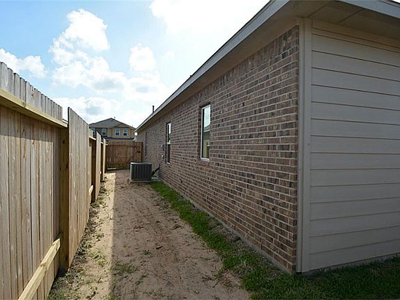 4th image of 2218 Onyx Ct