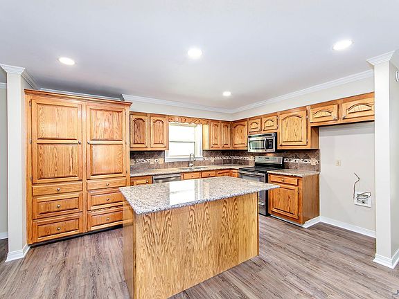 5th image of 405 Valhi Blvd