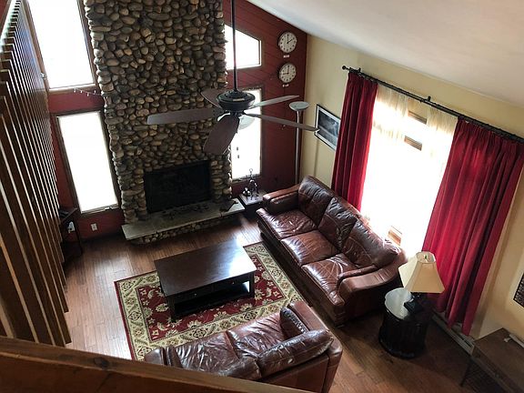 Overhead view of the livingroom area.