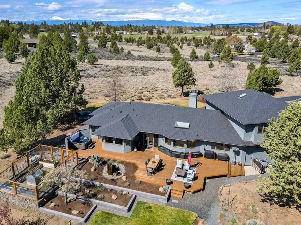 61280 Mountain Breezes Ct, Bend, OR 97702