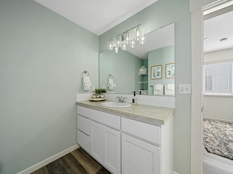 1564 SE Honeysuckle Loop #B — Photo 12