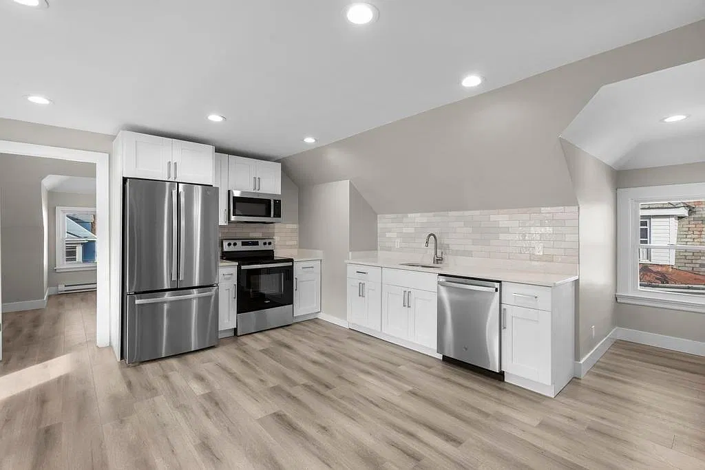 2 bed, 1100 sqft, $2,025 — Photo 1