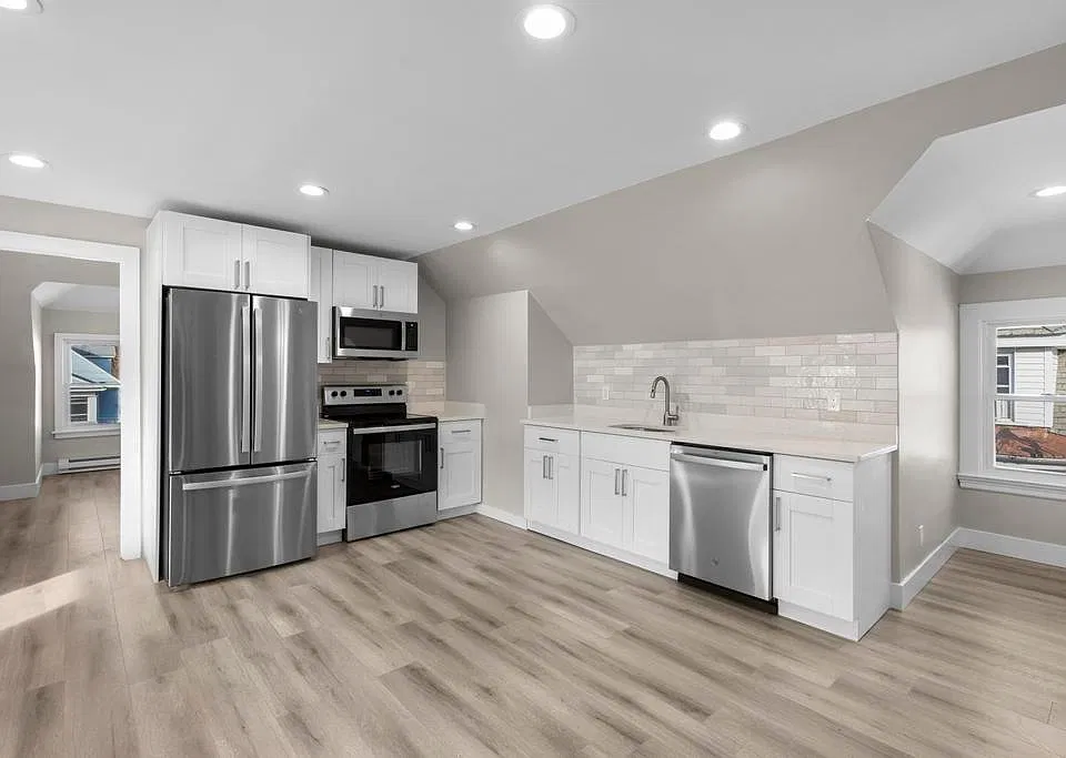56 Maplewood Ave #3