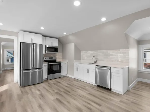 56 Maplewood Ave #3, West Hartford, CT 06119