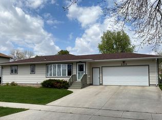 2313 15th Ave SE, Aberdeen, SD 57401