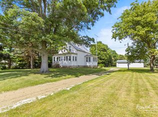 7861 E 2250s Rd, Saint Anne, IL 60964