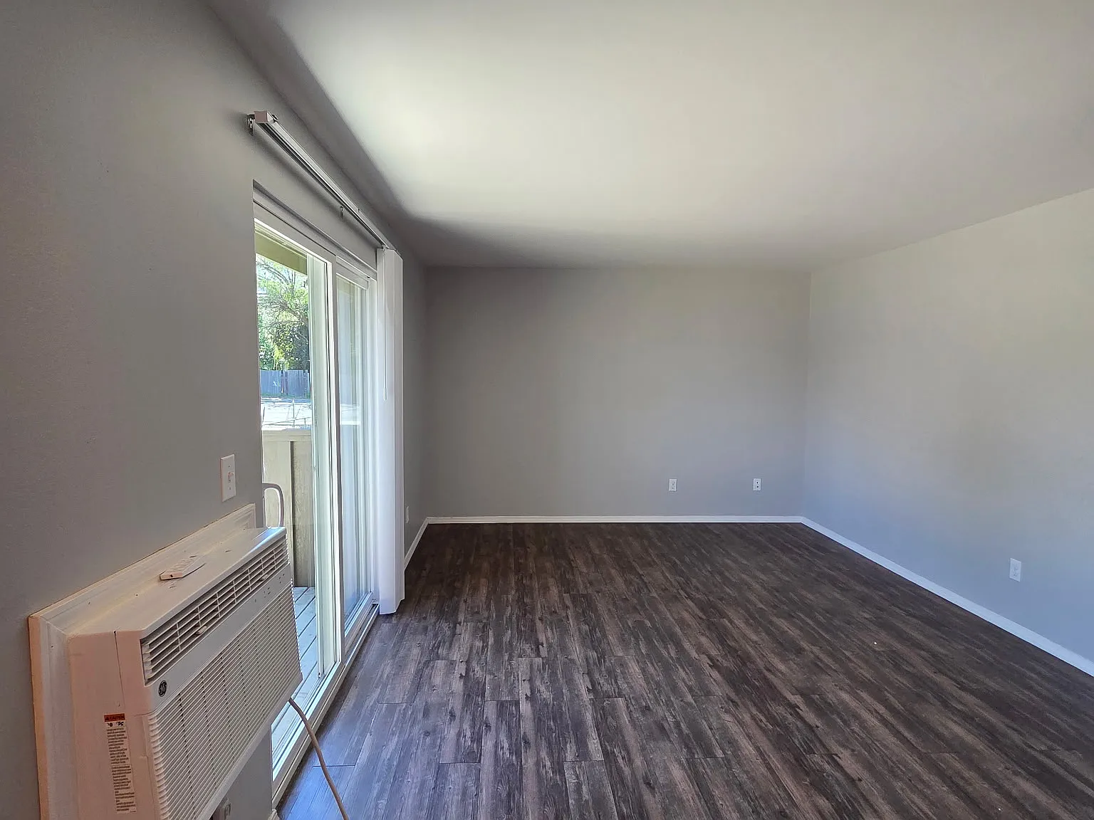 3 bed, 1.5 bath, $1,575 — Photo 2