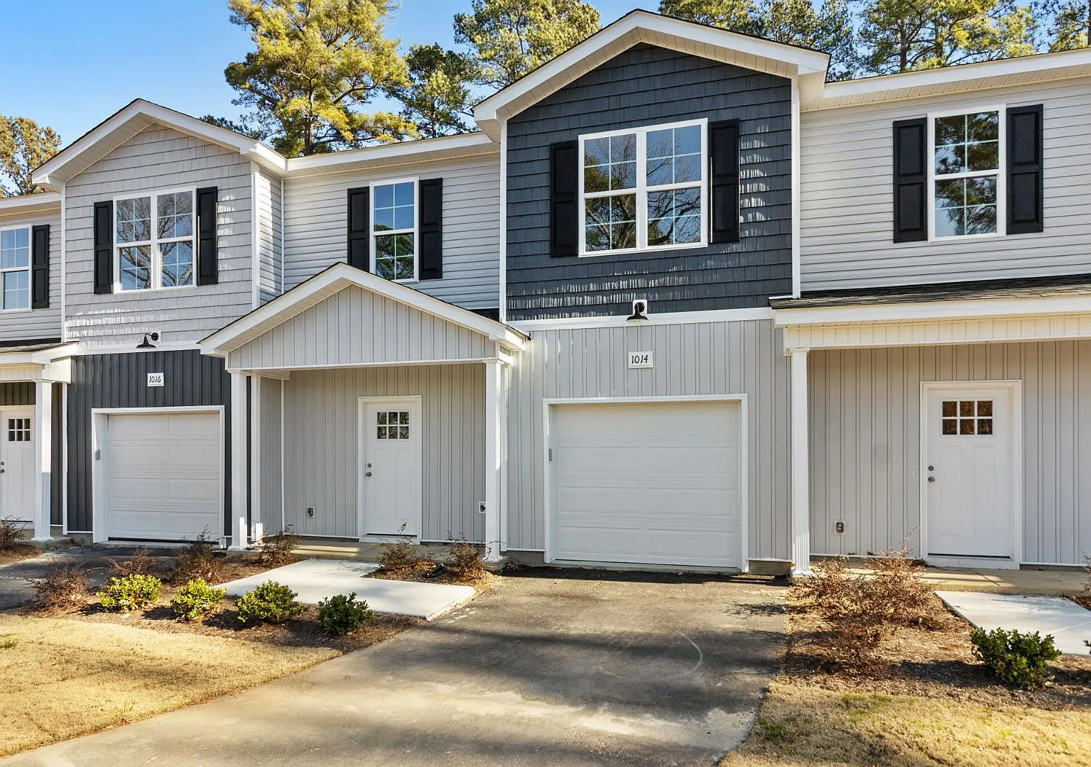 1010 Laurel St — Photo 1