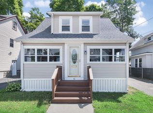 12 Groveland St, Lynn, MA 01902