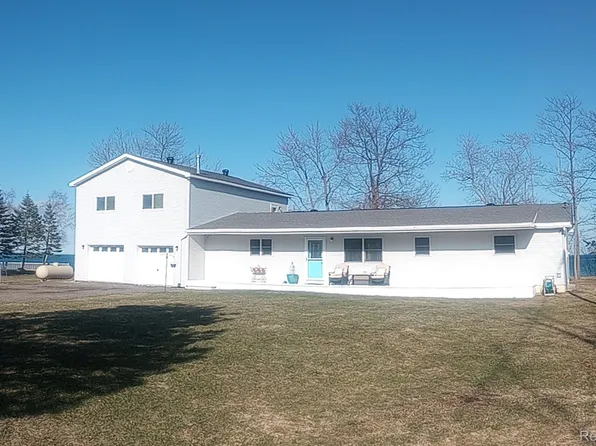 7166 Lighthouse Rd, Port Hope, MI 48468