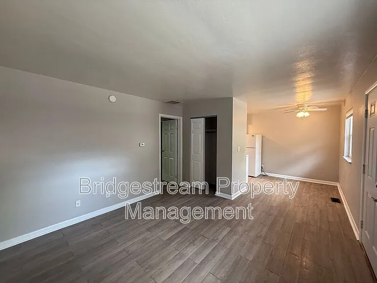 2609 Revere Ave #E — Photo 3