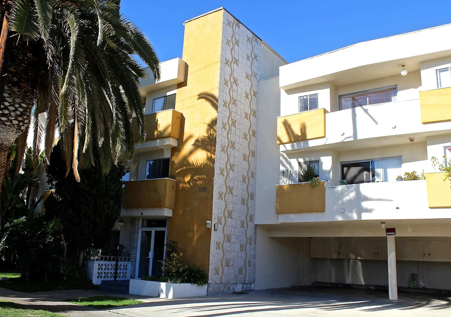 SM — Photo 2