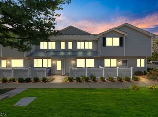 65 Parkside Rd, Bedminster, NJ 07921