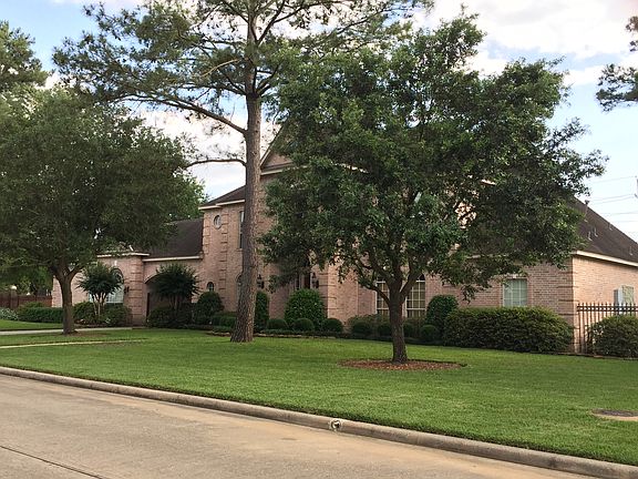 Breathtaking Street Presence