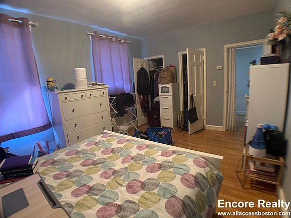 5th image of 97 Longwood Ave #3