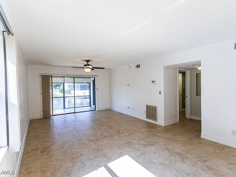 1110 SW 48th Ter #A-101 — Photo 11