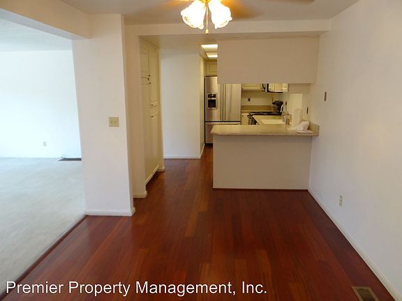 2nd image of 1621 NE 113th St APT 231