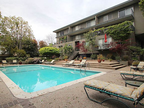 2nd image of 220 Palo Alto Ave APT 207