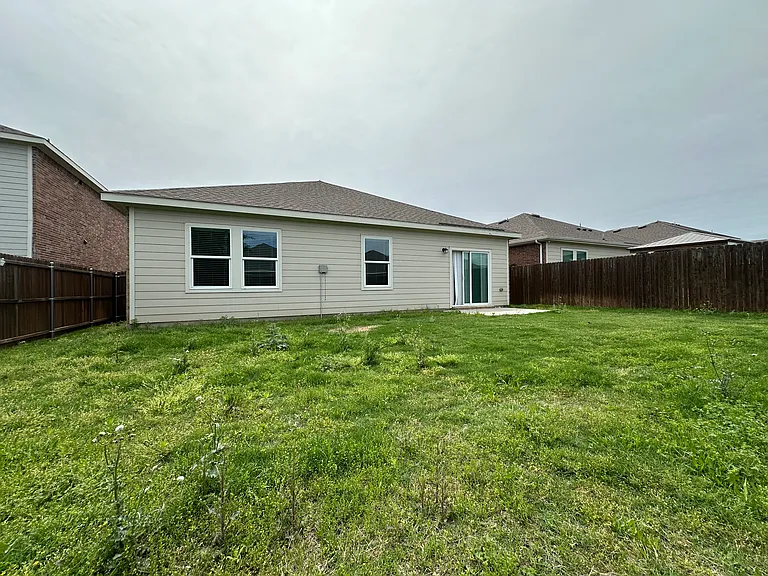 1604 Shadow Hawk Dr — Photo 14