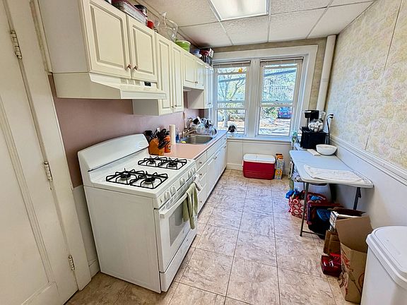 5th image of 59 Manchester Rd APT 2