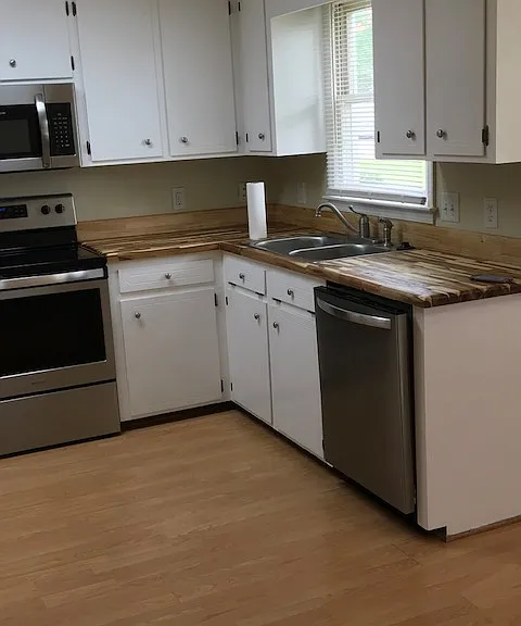698 Florida Dr — Photo 13