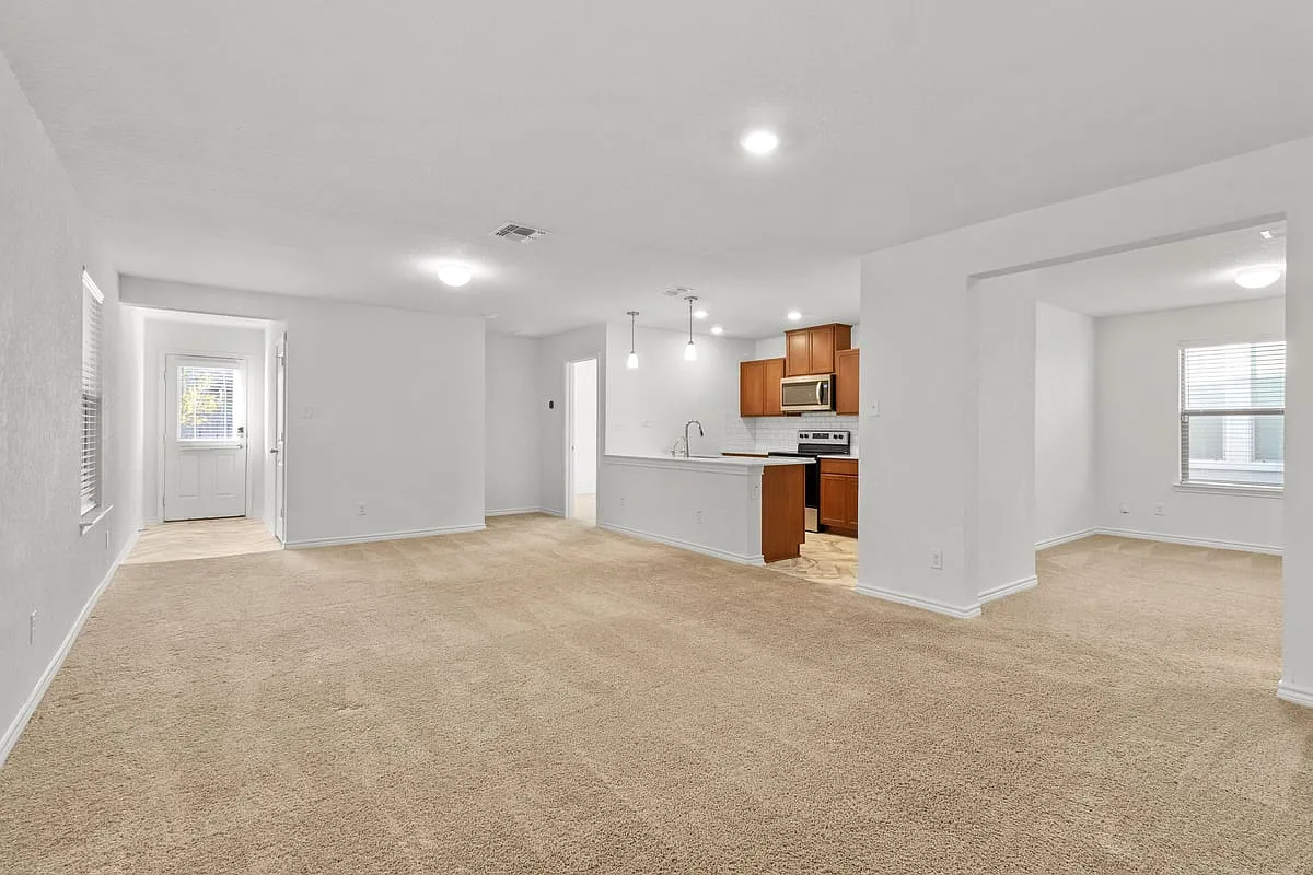 6613 Willow Landing — Photo 3