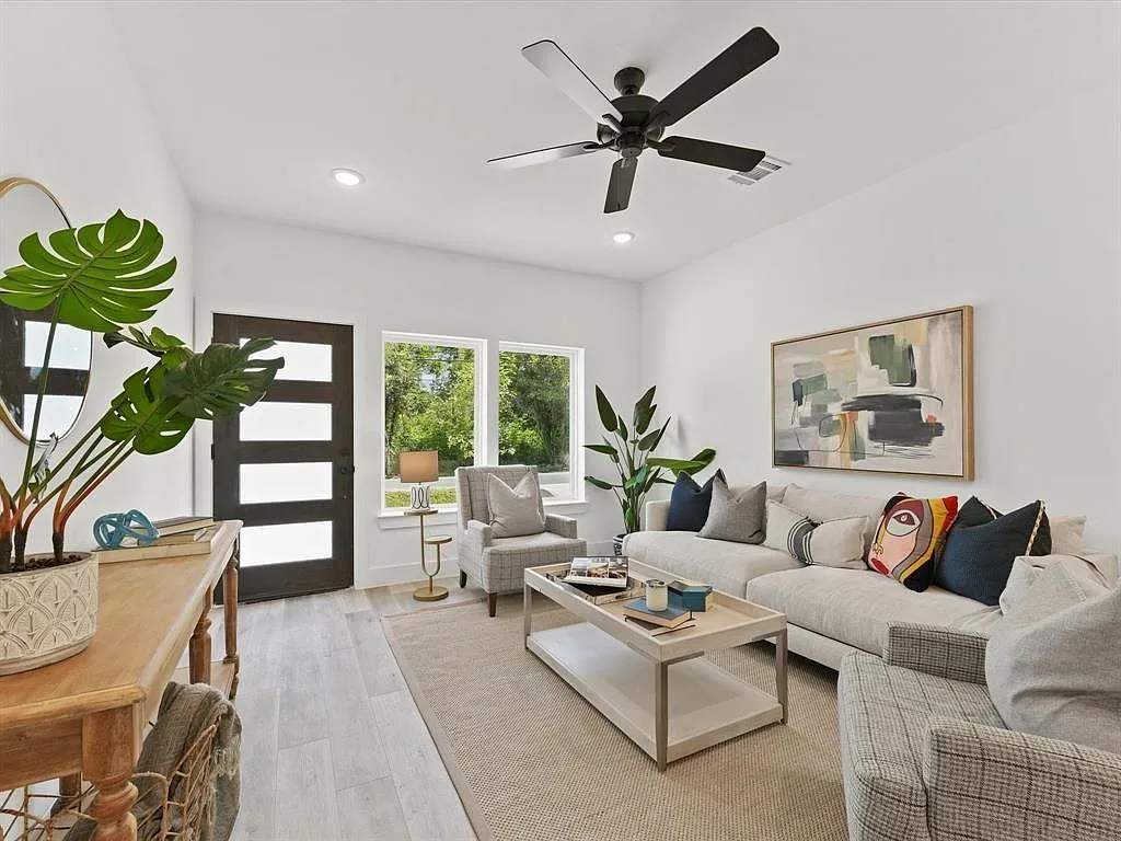 3 bed, 2.5 bath, 1403 sqft, $2,200 — Photo 3
