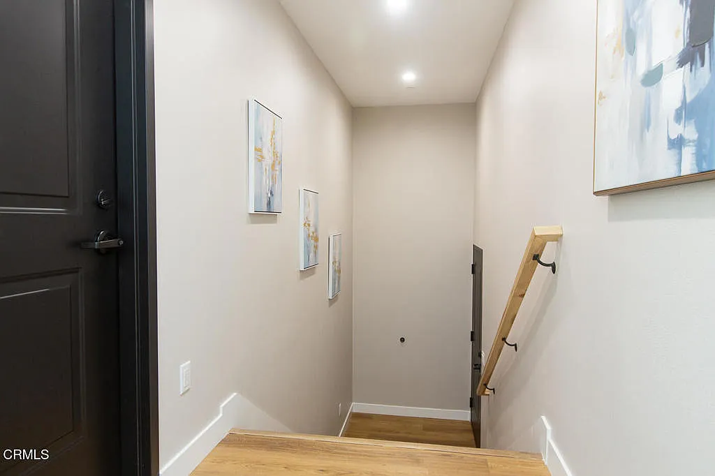 2 bed, 2.0 bath, 1578 sqft, $5,045 — Photo 4