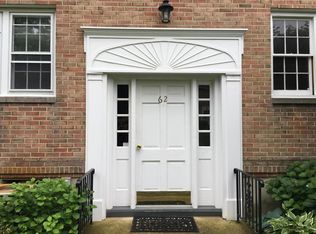 62 Heritage Hill Rd APT B, New Canaan, CT 06840