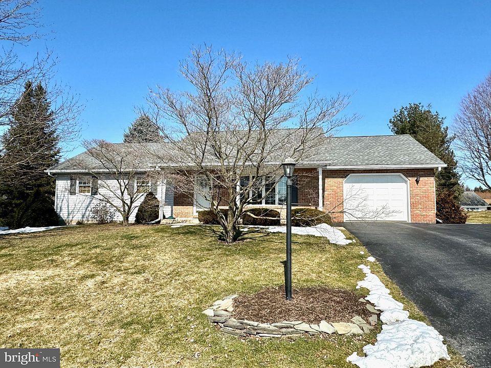 1st image of 921 Cypress Ln