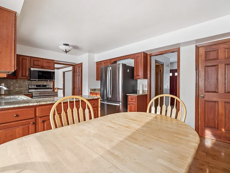 7489 Fitzroy Ct — Photo 15