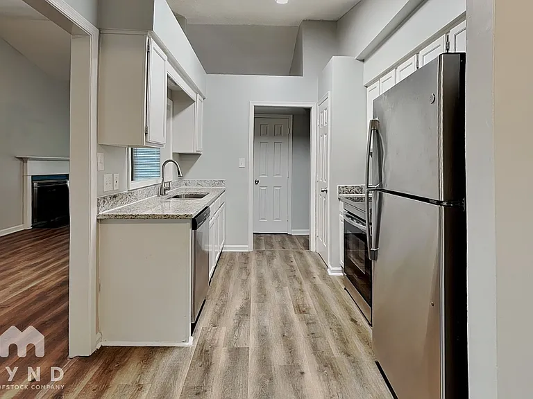 409 Crosspine Dr — Photo 4