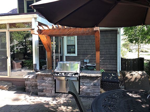 4th image of 10725 Nadine Ave