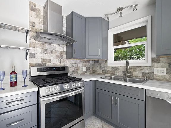 5th image of 4568-4570 Florida St