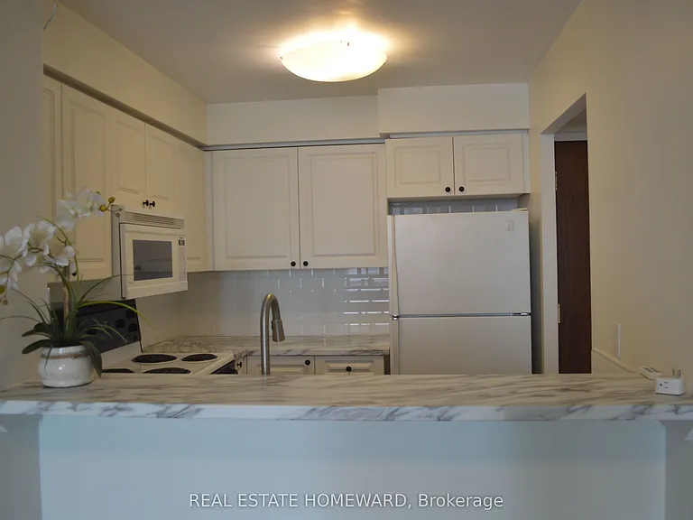 18 Pemberton Ave #1101 — Photo 5
