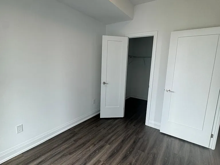 20 Soudan Ave #2204 — Photo 8