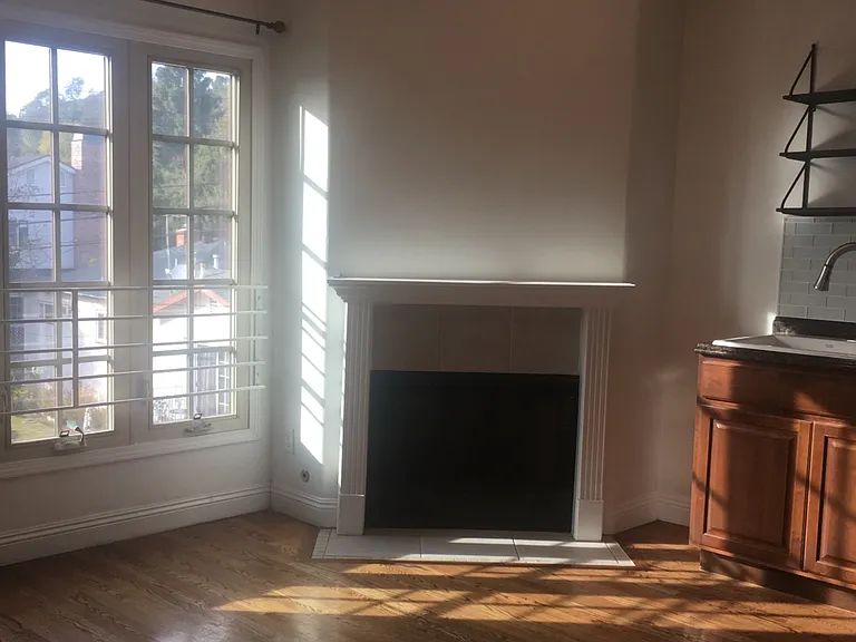 5261 La Roda Ave — Photo 6