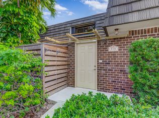 910 9th Ter, Palm Beach Gardens, FL 33418