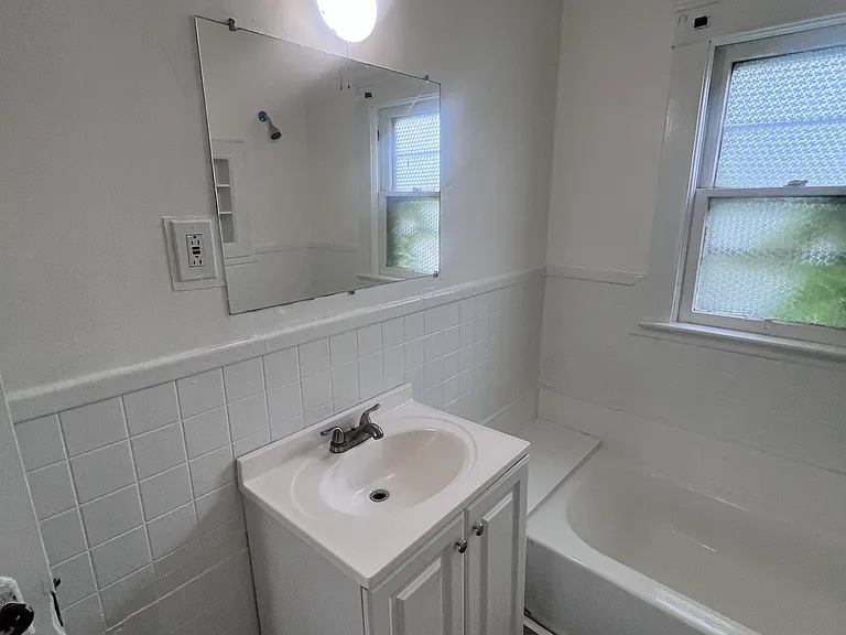 2778 E 126th St #2 — Photo 12