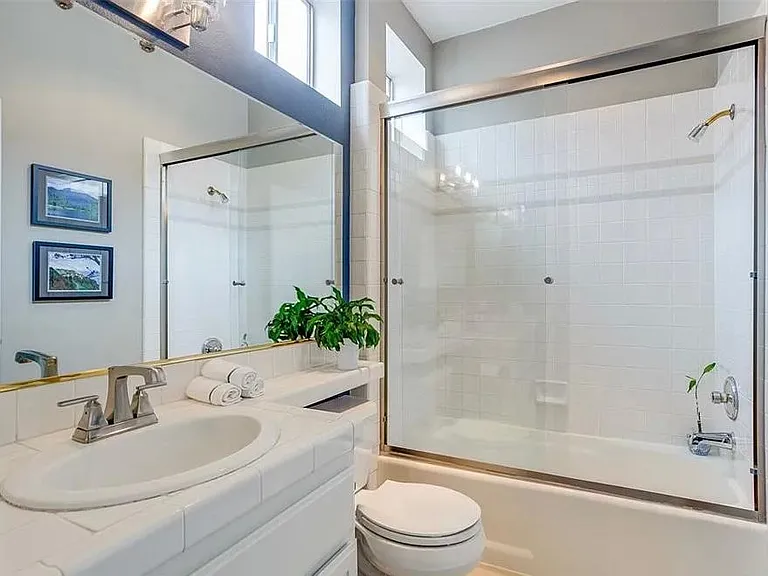 11112 La Maida St — Photo 5