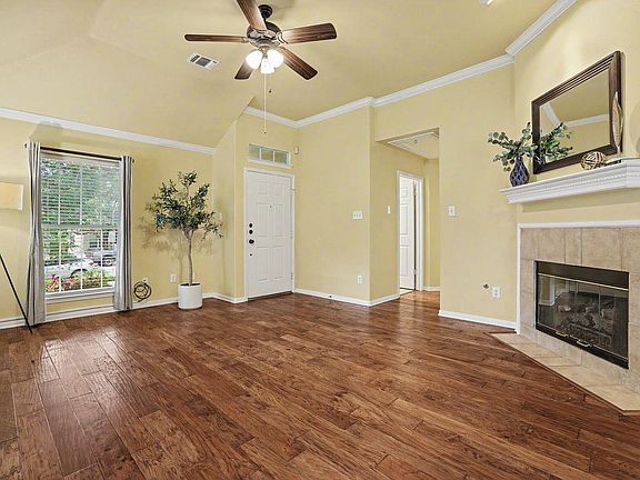 4th image of 1710 Gaylord Dr