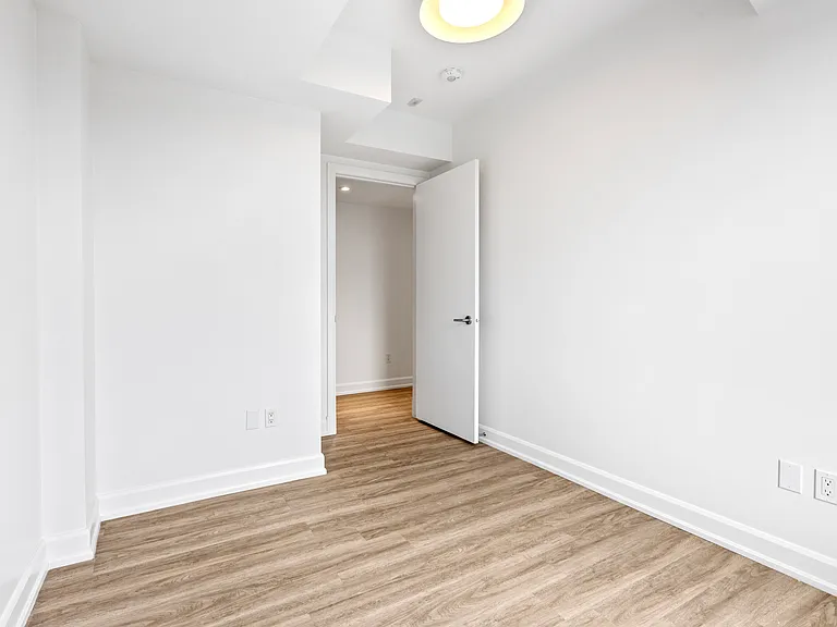 46 Flora St — Photo 15