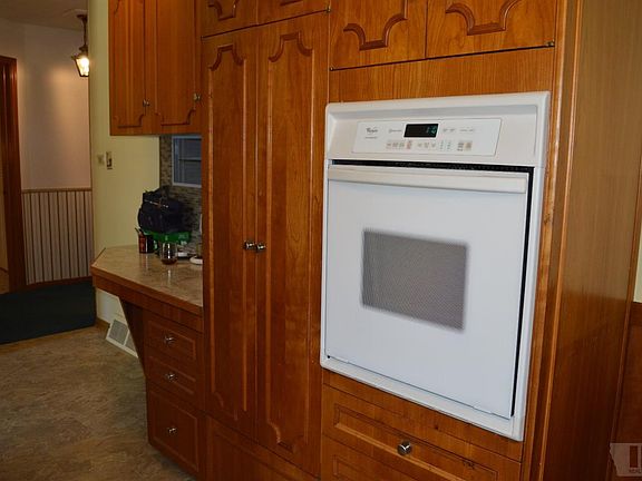5th image of 511 W Jefferson St
