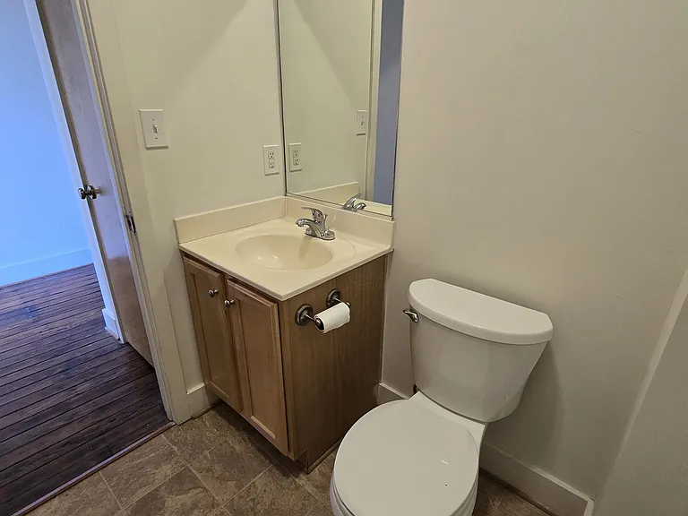 900 W Broad St #20B — Photo 10