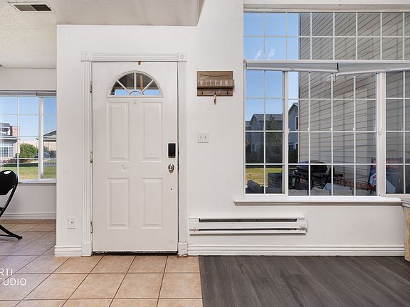 3rd image of 239 S Majestic Meadows Dr