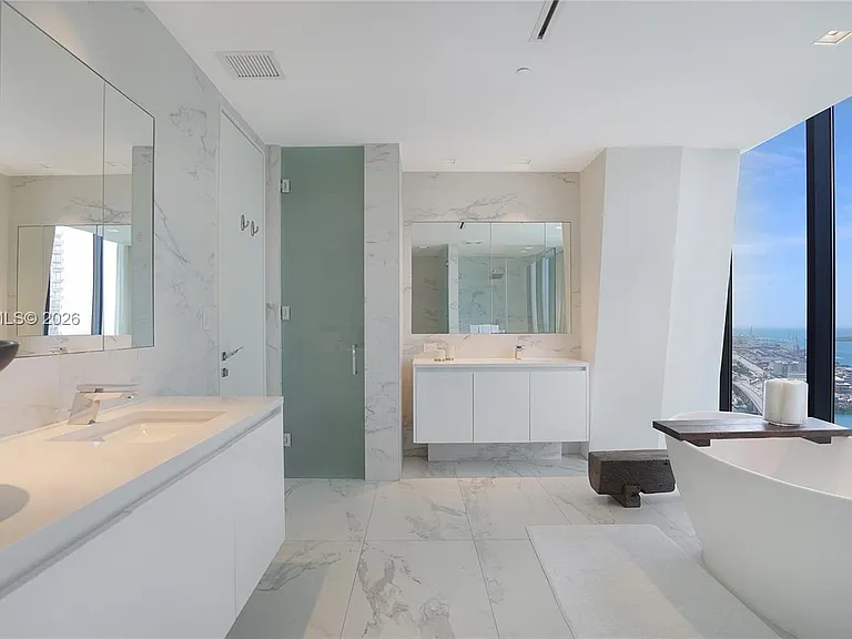 1000 Biscayne Blvd #4401 — Photo 18